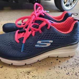 Skechers shoes size 8